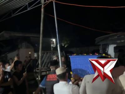 Penyambutan Jenazah korban Almh.Sopiah (yg ditemukan di kab. kepayang) - PoliceTube
