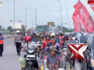 BBAGI BAGI TAKJIL ON THE ROAD POLRES PROBOLINGGO