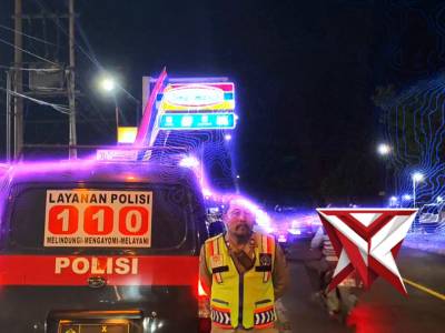 Pengamanan ibadah sholat tarawih di masjid nurul akbar jatiguwi - PoliceTube