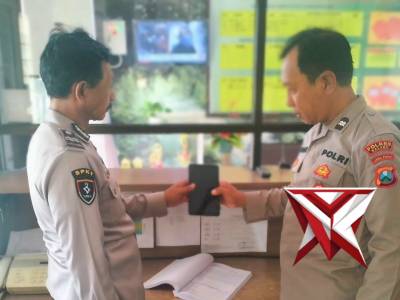 Serah terima piket penjagaan