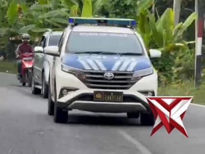 Sat Lantas Polres OKI membantu pemudik yang kehabisan BBM 
SATLANTAS POLRES OKI HADIR.