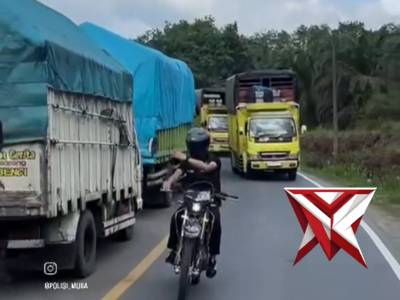 Personel Ops Ketupat Musi 2026 Polres Muba Sigap Urai Kemacetan Jalintim
