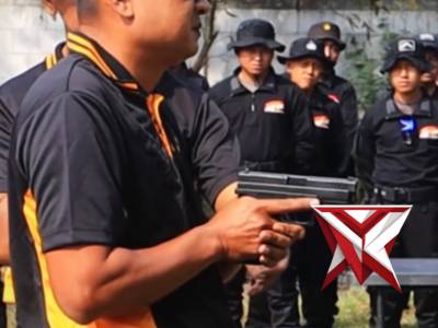 LATIHAN MENEMBAK POLRES NGAWI
