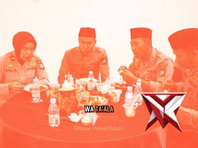 Kapolres Tuban di dampingi ketua Bhayangkari Cabang Tuban gelar buka puasa bersama.