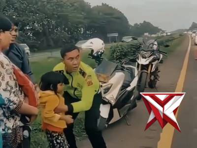 Di tengah arus mudik yang padat dan penuh dinamika, kehadiran aparat kepolisian
