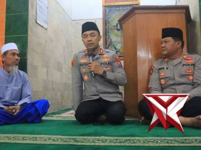 SAFARI JUMAT DAN JUMAT CURHAT BERSAMA KAPOLRES NGAWI