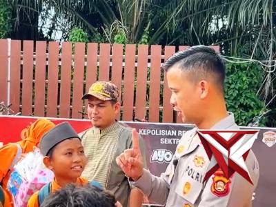Giat Kapolsek Tungkal Jaya Saat Memberikan Motivasi Ke Pelajar