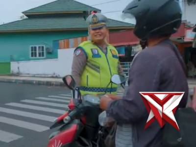 Personel Polresta Bengkulu melalui Satuan Lalu Lintas melaksanakan kegiatan edukasi tertib berlalu l