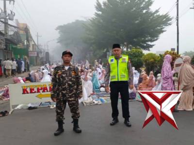 Pengaman Sholat Idulfitri di Masjid Al-Falah