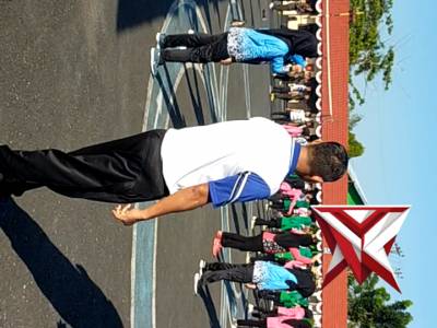 Olahraga bersama dalam rutinitas satu Minggu sekali