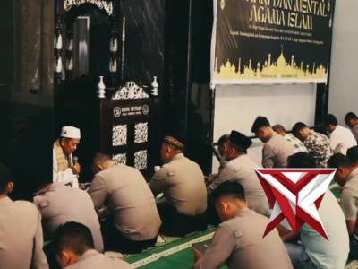 Kamis Binrohtal Polres Trenggalek : Kuatkan Imtaq Personel

Polri melalui Bag SDM Polres Trenggalek