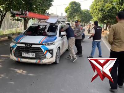Kegiatan berbagi takjil Sat Intelkam dan Sidokkes Polres OKI