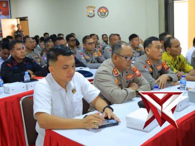 Jelang Pengamanan Natal dan Tahun Baru, Wakapolda Malut Buka Latpraops Lilin Kieraha 2025