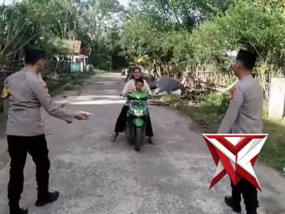 Pembagian Takjil Oleh pers Polsek Ulu ogan