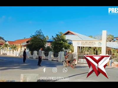 Personil polsek kisar melaksanakan gatur pagi di depan SD 1 wonreli