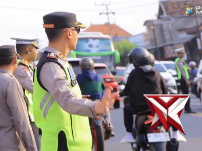 Pastikan Arus Balik Lebaran 2026 Aman, Kapolres Madiun Hadir di Lapangan

PolriUntukMasyarakat Pol