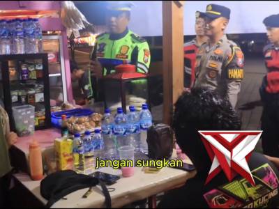 Patroli skala besar untuk menjaga keamanan dan ketertiban masyarakat - PoliceTube