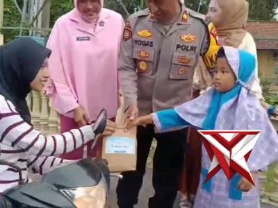 TK KEMALA BHAYANGKARI 89 MOJOAGUNG BERBAGI TAKJIL