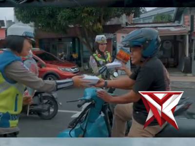 *Ramadhan Hari ke-19, Satlantas Polresta Bengkulu Bagikan Takjil dan Edukasi Pengendara*