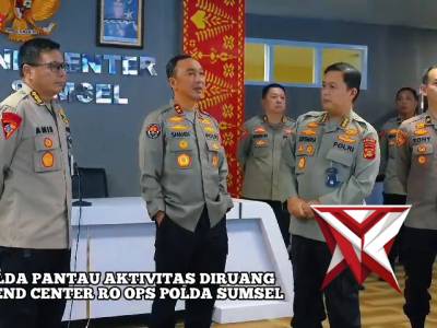 Kapolda Sumsel Kunjungi Ruang Command Center Ro Ops Polda Sumsel.