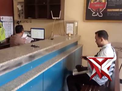 Polsek panceng - PoliceTube