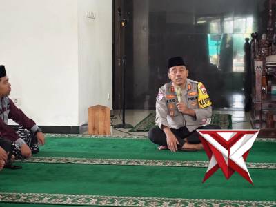 Polres OKI Hadir 
Khotmil Qur&rsquo;an bersama para Hafidz dan Hafidzah terbaik di wilayah Kabupaten OKI.