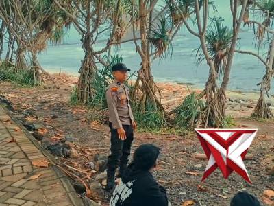 PATROLI RUTIN TEMPAT WISATA BBKTM DS DUKUHDEMPOK POLSEK WULUHAN POLRES JEMBER - PoliceTube