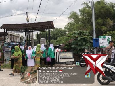 Polsek Kanor Pengamanan pembagian takjil oleh Fatayat/muslimat NU