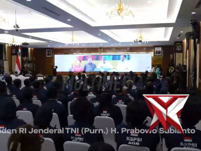 Kapolri melepas 700 buruh korban pemutusan hubungan kerja (PHK) - PoliceTube