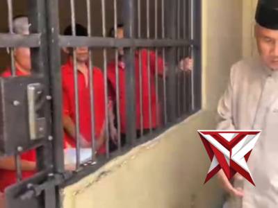 Berbagi Kebahagiaan di Hari Kemenangan