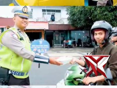 *Ramadhan Hari ke-16, Satlantas Polresta Bengkulu Tebar Kepedulian dan Keselamatan Berlalu Lintas* - PoliceTube