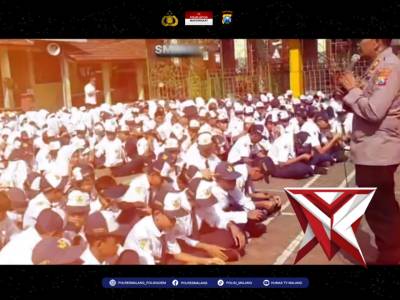 Pembina Upacara dan Sosialisasi di Sekolah wilayah Hukum Polres Malang - PoliceTube