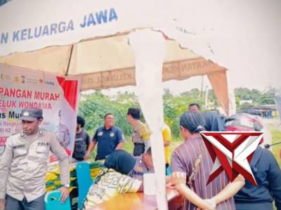 Gerakan pangan murah Polres Teluk Wondama