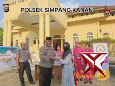berbagi takjil oleh polsek simpang kanan