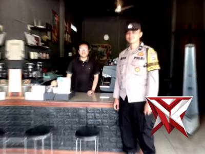 GIAT BHABINKAMTIBMAS DESA KEPOSANG MELAKSANAKAN GIAT SAMBANG KEPADA WARGA