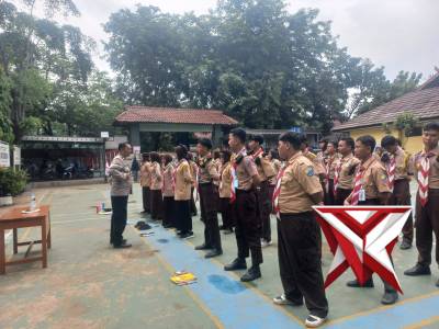 ?Aiptu Dwiyono Memberikan Materi ke Diklat Saka Bhayangkara 
?