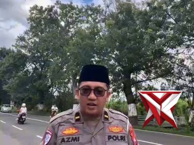? Satlantas Polres Magetan Bagi Takjil Gratis!

Satlantas Polres Magetan membagikan takjil gratis k