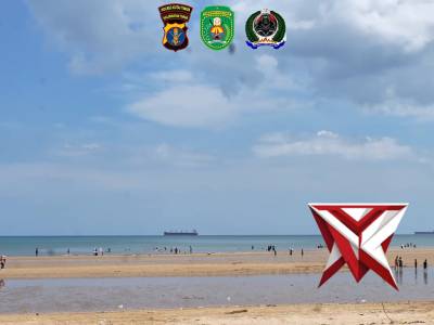 Sinergitas TNI-Polri dan Pemerintah Desa Amankan Wisata Pantai Sekerat - PoliceTube