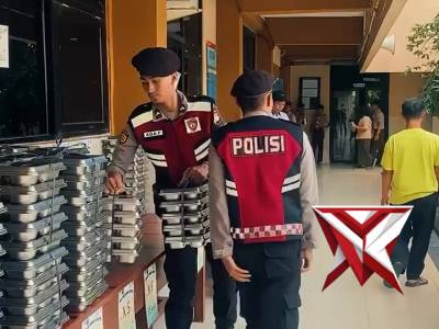 PATROLI MOTOR SAMBANG KE SPPG POLRI DI GANDARIA UTARA