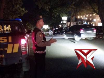QR POLSEK SUKASARI LAKUKAN GIAT RUTIN YANMAS MALAM BANDUNG LAUTAN BIRU