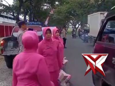 Polsek Kapas Berbagi Takjil