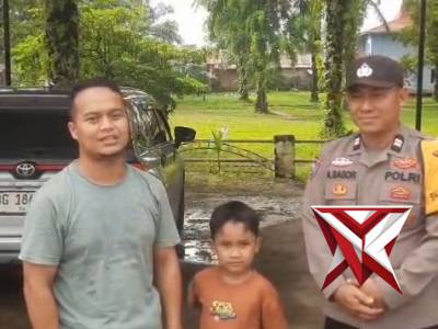 *Tim Patroli Polsek BTS Ulu Bantu Pemudik Pecah Ban*

Tim patroli Polsek BTS Ulu Polres Musi Rawas m