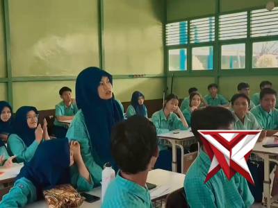 Bhakti Pendidikan Bidpropam Polda Kalbar di SMAN 6 Pontianak - PoliceTube
