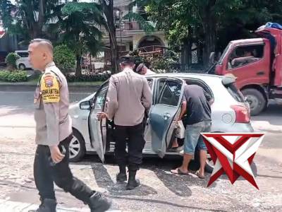 Polsek tandes laksanakan pengamanan jukir liar di jl. Manukan Tama