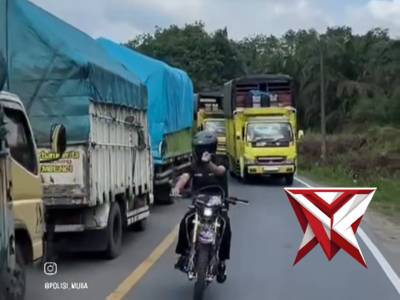 Polisi Berjibaku Urai Kemacetan di Jalur Lintas Timur, Pemudik Apresiasi Pelayanan Humanis