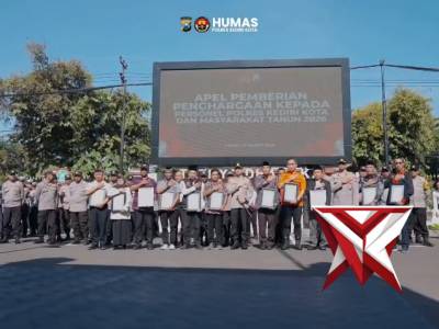 Polres Kediri Kota menggelar Apel Pemberian Penghargaan kepada personel dan masyarakat