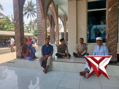 Anggota Polsek Klakah melaksanakan safari ramadhan 1447 H - PoliceTube