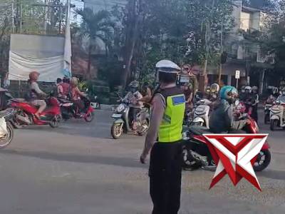 Kanit lantas Polsek Mojosari AKP misdak melaksanakan kegiatan giat CW pagi rutin