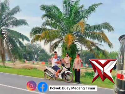 polsek buay madang timur berbagi takjil
