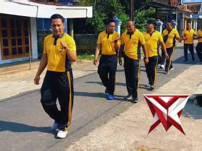 OLAHRAGA BERSAMA ANGGOTA POLSEK JENANGAN JAGA KEBUGARAN